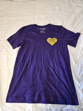 Wiz Purple Short Sleeve Tee with Yellow Heart Graphic